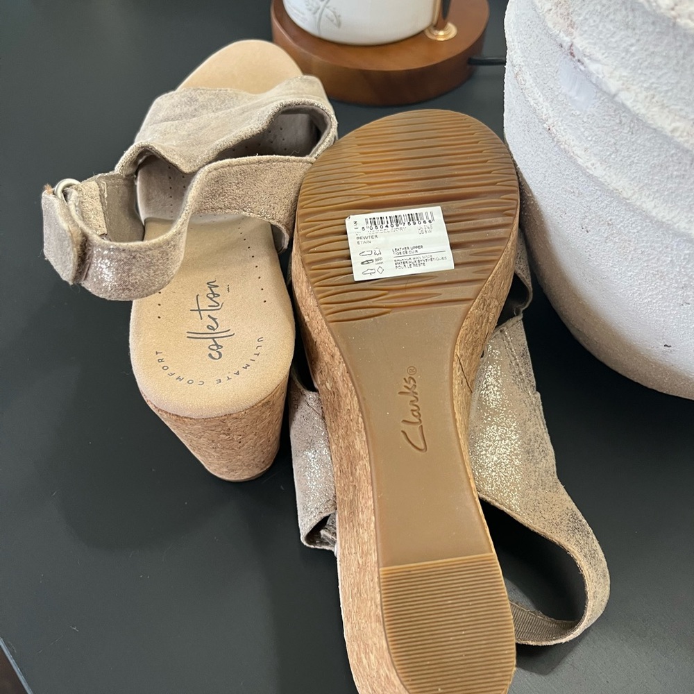 Clarks Women's Metallic Sandals - Picture 3 of 3